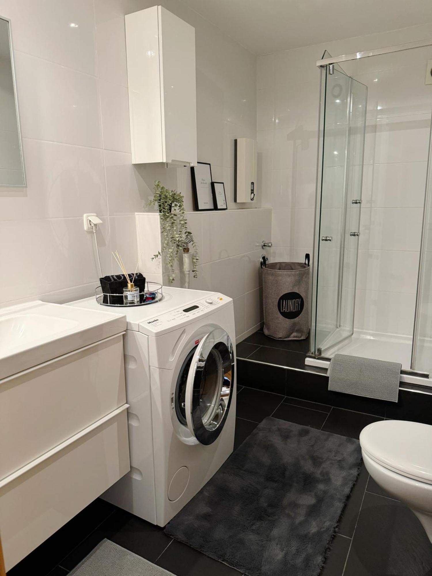 90M2 I Central I Netflix I Wifi I Free Parking I Lia Apartments Hannover Exterior foto