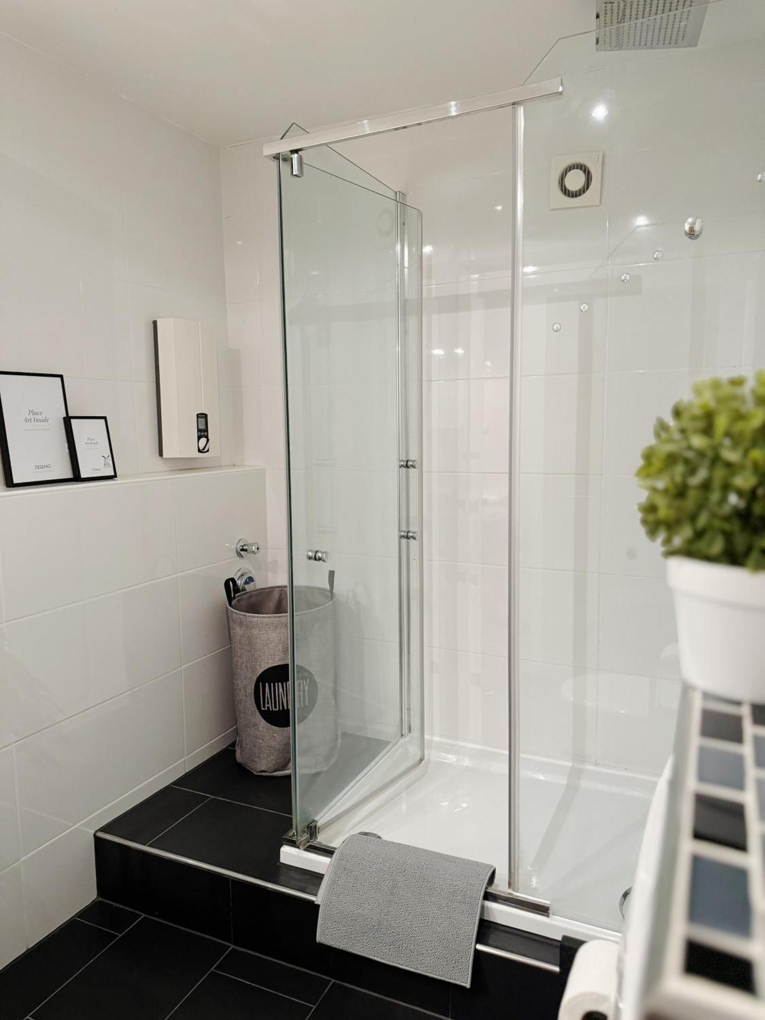 90M2 I Central I Netflix I Wifi I Free Parking I Lia Apartments Hannover Exterior foto
